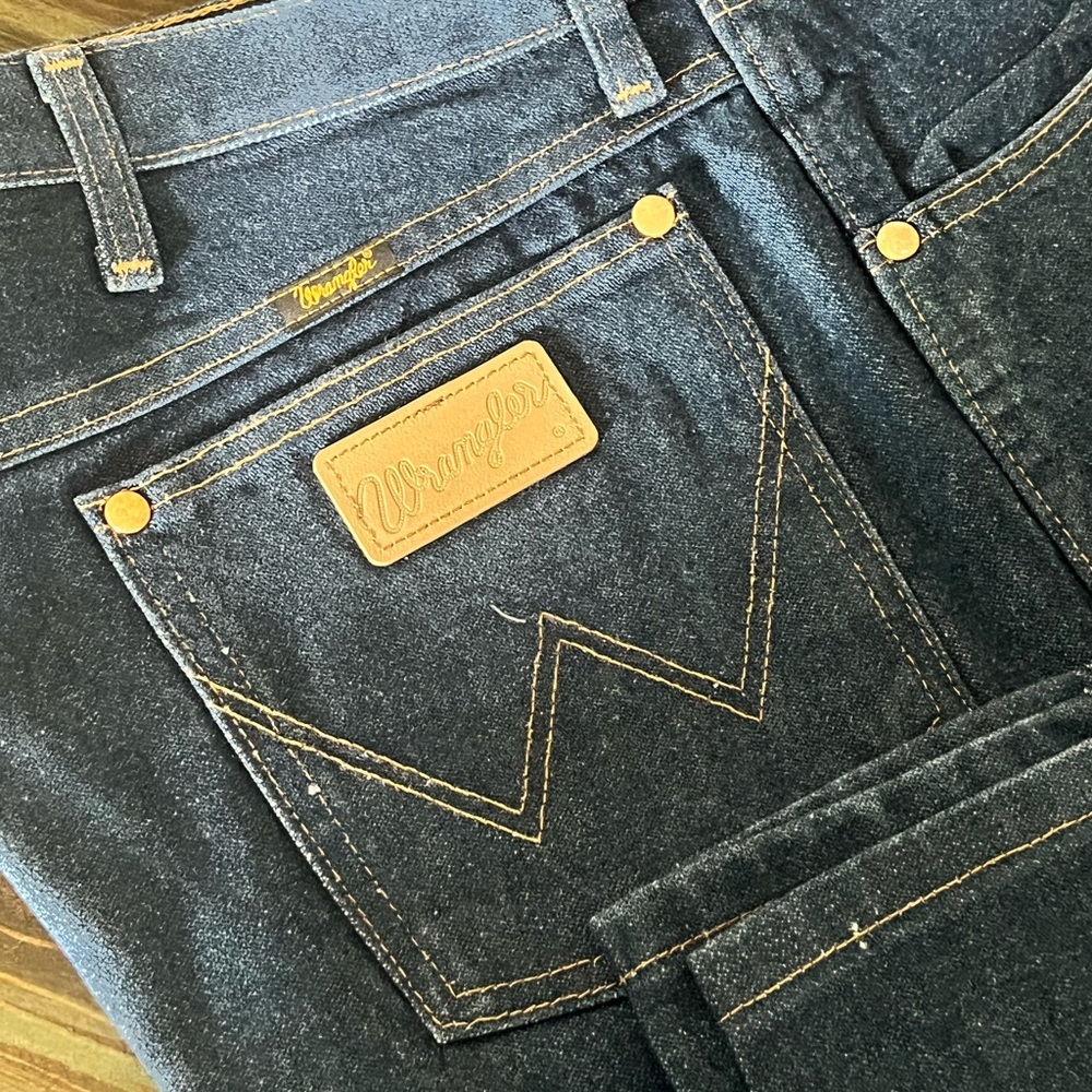 Wrangler Indigo Blue Jeans with Tan Accents